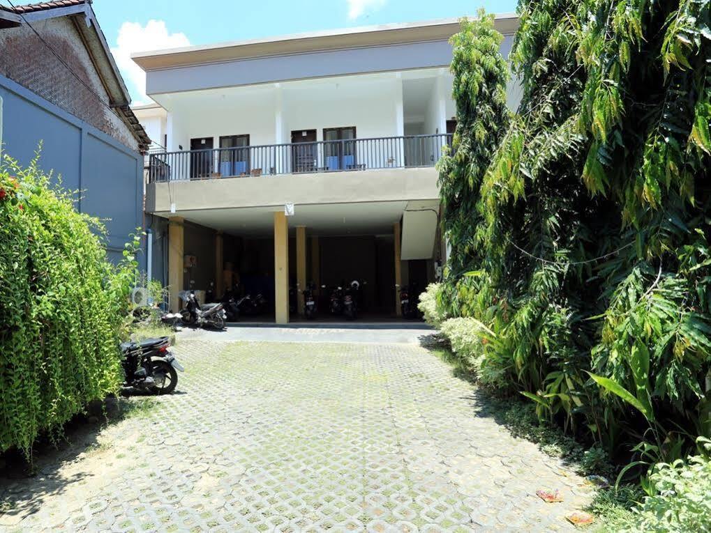Reddoorz @ Raya Seminyak Hotell Eksteriør bilde